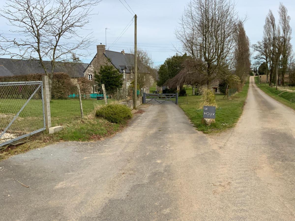 Welcoming And Peaceful Bed And Breakfast Fougerolles-du-Plessis Exterior photo