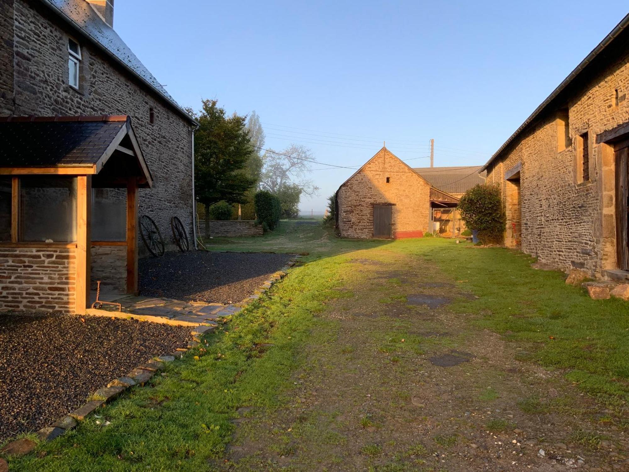 Welcoming And Peaceful Bed And Breakfast Fougerolles-du-Plessis Exterior photo