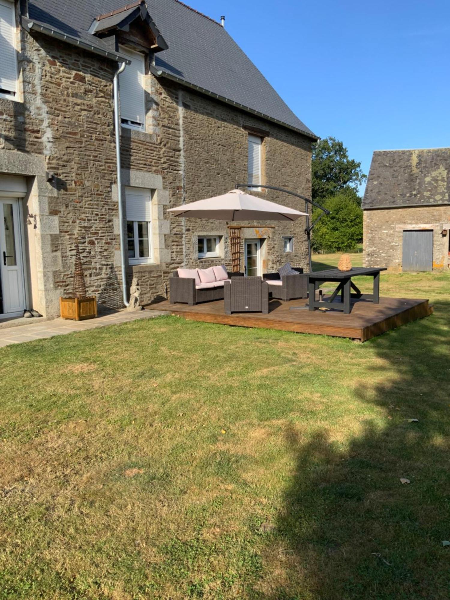 Welcoming And Peaceful Bed And Breakfast Fougerolles-du-Plessis Exterior photo