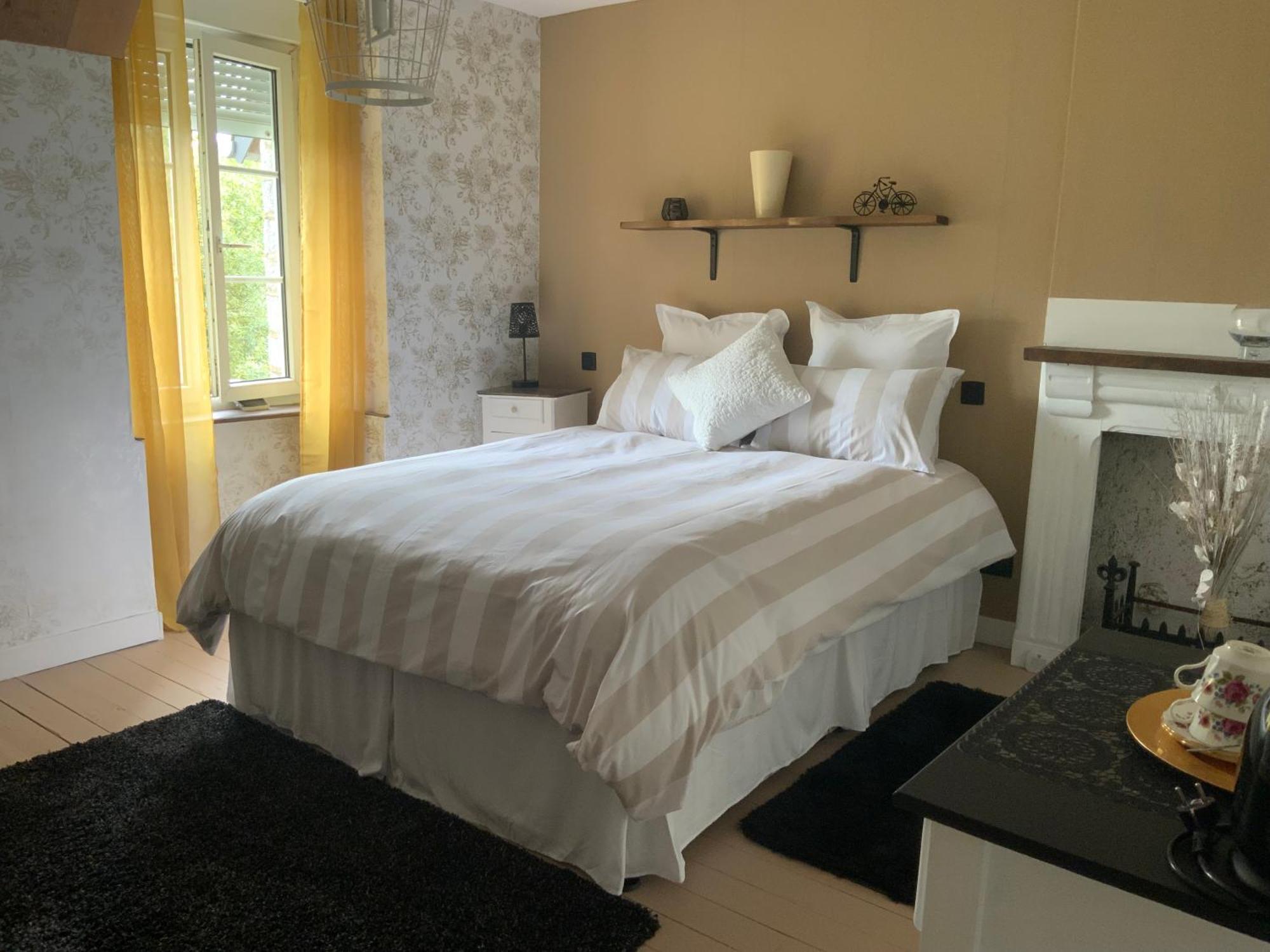 Welcoming And Peaceful Bed And Breakfast Fougerolles-du-Plessis Exterior photo