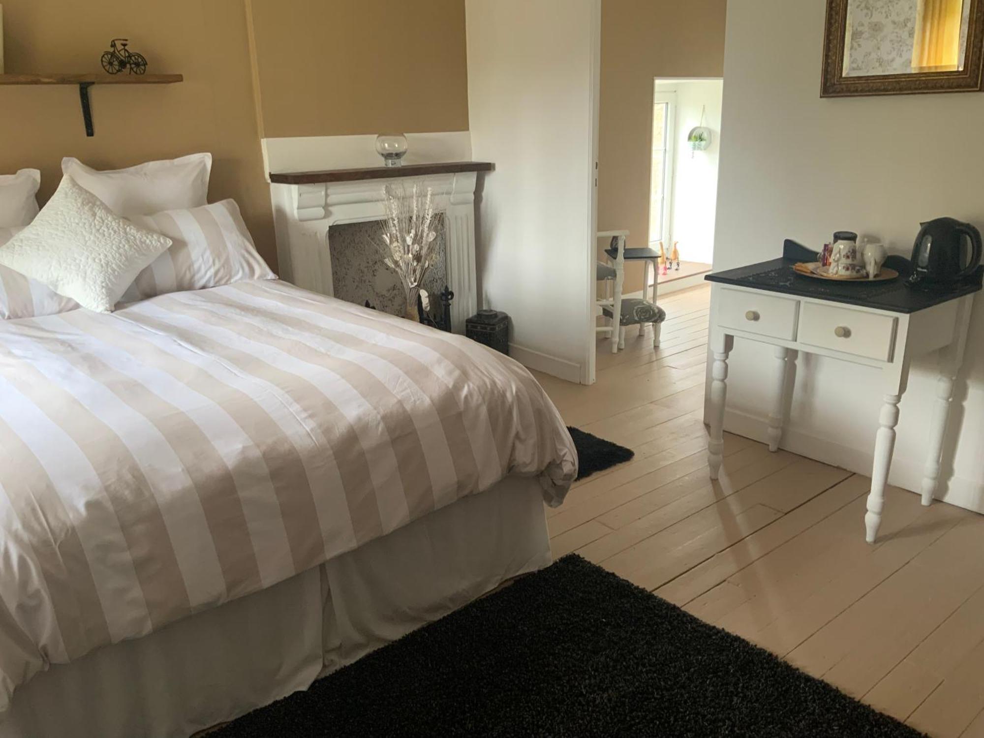 Welcoming And Peaceful Bed And Breakfast Fougerolles-du-Plessis Exterior photo